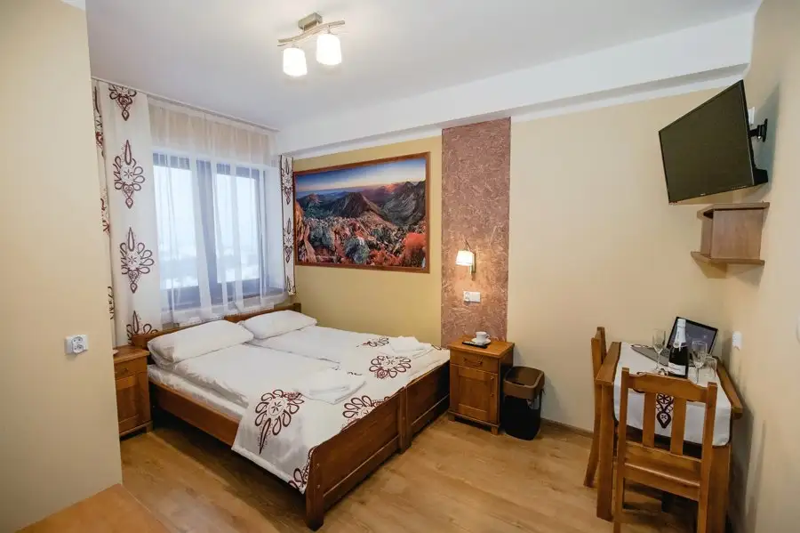 Dvivietis Standard kambarys su atskiru vonios kambariu